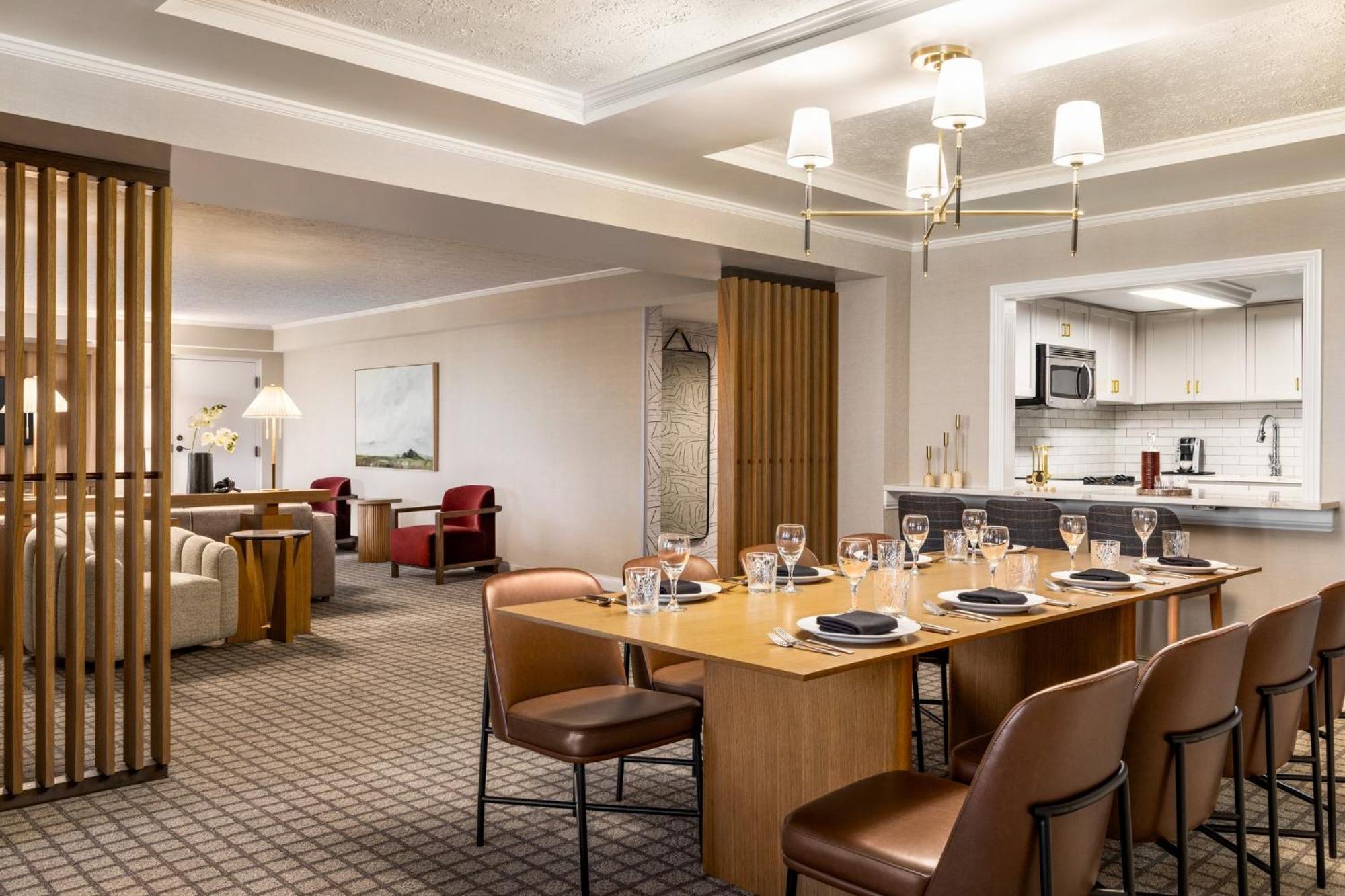 Crowne Plaza Louisville Airport Expo Ctr By Ihg Экстерьер фото