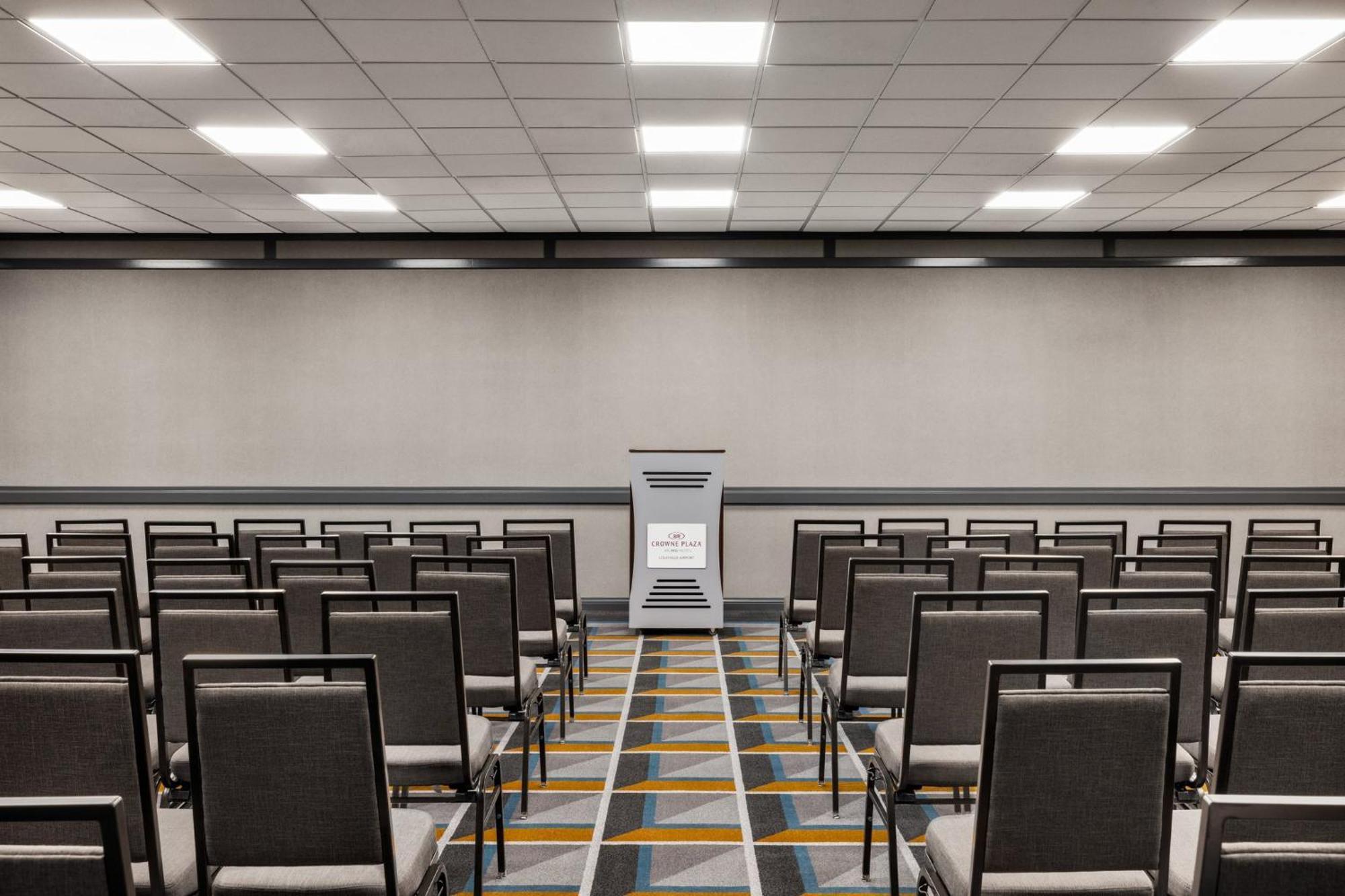 Crowne Plaza Louisville Airport Expo Ctr By Ihg Экстерьер фото
